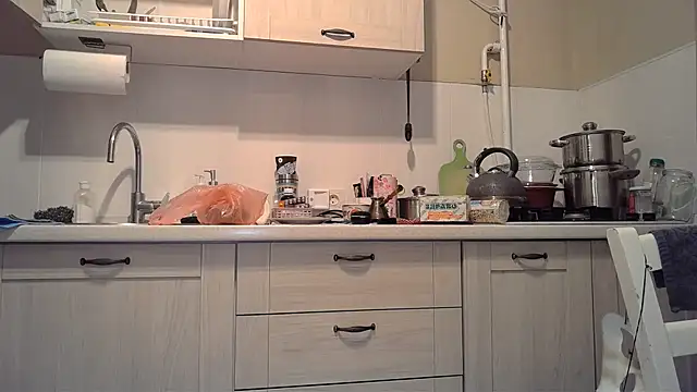 Snapshot of LediLedaxx chatting on December 16, 2024, 3:43 pm LediLedaxx online show from December 16, 2024, 3:43 pm