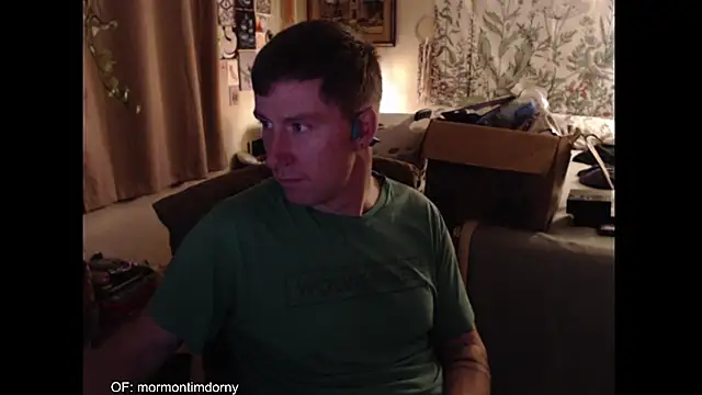 Snapshot of MormonPineapples chatting on November 14, 2025, 4:33 am MormonPineapples online show from November 14, 2025, 4:33 am