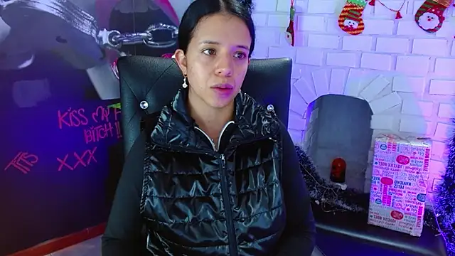 Snapshot of VALERY_MEER chatting on December 23, 2024, 11:57 am VALERY MEER online show from December 23, 2024, 11:57 am