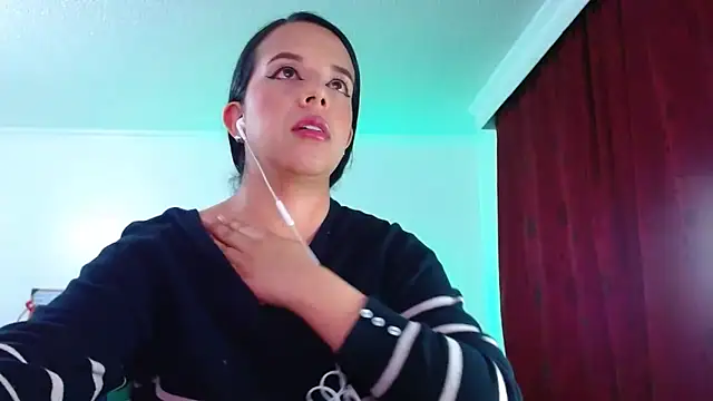 Snapshot of VALERY_MEER chatting on September 30, 2025, 11:54 pm VALERY MEER online show from September 30, 2025, 11:54 pm