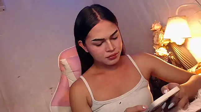 Snapshot of Ashely_Lewis chatting on December 7, 2024, 1:18 pm Ashely Lewis online show from December 7, 2024, 1:18 pm