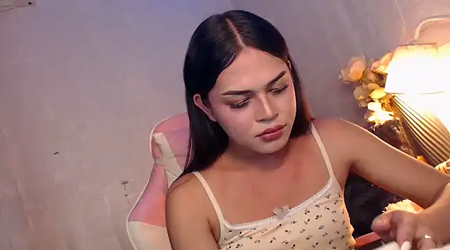 Snapshot of Ashely_Lewis chatting on December 9, 2024, 2:28 pm Ashely Lewis online show from December 9, 2024, 2:28 pm