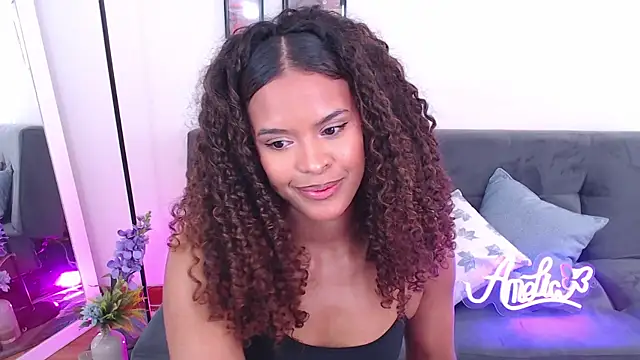 Snapshot of Amelia_bss chatting on February 3, 2025, 2:13 pm Amelia bss online show from February 3, 2025, 2:13 pm