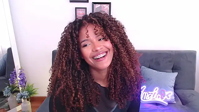 Snapshot of Amelia_bss chatting on February 6, 2025, 1:43 pm Amelia bss online show from February 6, 2025, 1:43 pm