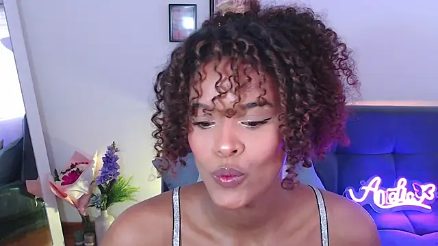 Snapshot of Amelia_bss chatting on February 21, 2025, 1:44 pm Amelia bss online show from February 21, 2025, 1:44 pm
