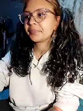 Snapshot of Hathorlove chatting on December 12, 2024, 1:10 am Hathorlove online show from December 12, 2024, 1:10 am