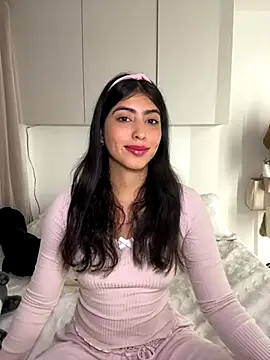 Snapshot of Gaby_zahir_ chatting on September 23, 2025, 10:29 am Gaby zahir  online show from September 23, 2025, 10:29 am