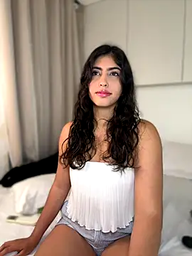 Snapshot of Gaby_zahir_ chatting on October 3, 2025, 11:40 am Gaby zahir  online show from October 3, 2025, 11:40 am