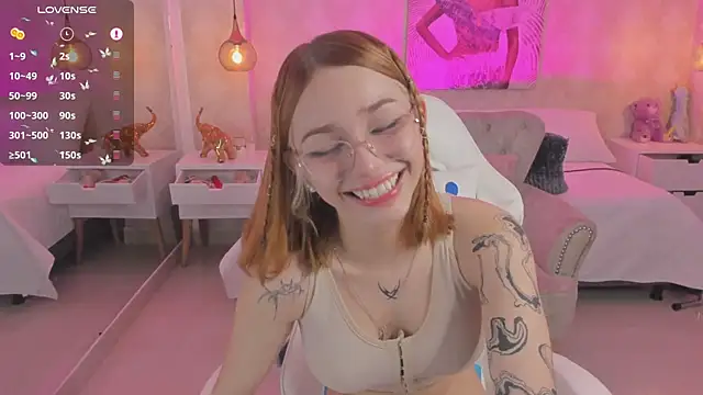 Snapshot of LITTLE-VIVI chatting on March 5, 2025, 10:11 am LITTLE-VIVI online show from March 5, 2025, 10:11 am