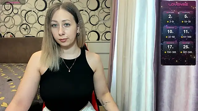 KristinaVegasss online show from February 17, 2025, 9:56 am