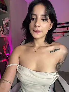 Snapshot of Ale_Lewis chatting on January 24, 2025, 12:09 am Ale Lewis online show from January 24, 2025, 12:09 am