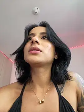 Snapshot of Ale_Lewis chatting on February 19, 2025, 9:25 pm Ale Lewis online show from February 19, 2025, 9:25 pm