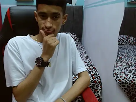 Snapshot of Angelstripboy chatting on February 17, 2025, 5:10 pm Angelstripboy online show from February 17, 2025, 5:10 pm