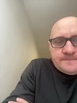 Snapshot of vanjbi45 chatting on February 14, 2025, 2:33 pm vanjbi45 online show from February 14, 2025, 2:33 pm