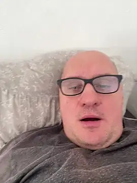 Snapshot of vanjbi45 chatting on February 18, 2025, 2:49 pm vanjbi45 online show from February 18, 2025, 2:49 pm