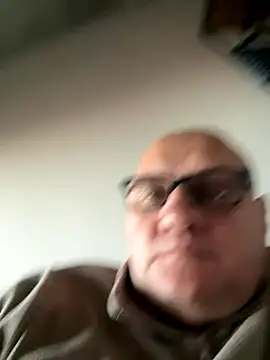 Snapshot of vanjbi45 chatting on October 12, 2025, 6:01 am vanjbi45 online show from October 12, 2025, 6:01 am