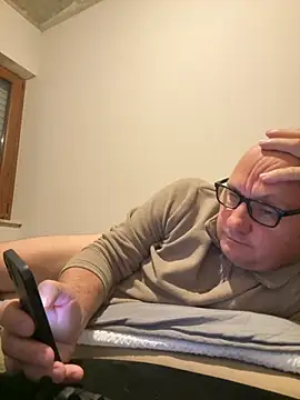 Snapshot of vanjbi45 chatting on October 18, 2025, 5:10 am vanjbi45 online show from October 18, 2025, 5:10 am