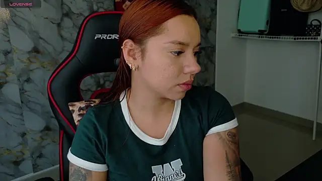 Snapshot of samantha_tattu chatting on October 8, 2025, 8:06 pm samantha tattu online show from October 8, 2025, 8:06 pm