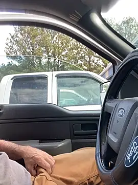 Snapshot of Themechanic420 chatting on February 4, 2025, 6:38 pm Themechanic420 online show from February 4, 2025, 6:38 pm