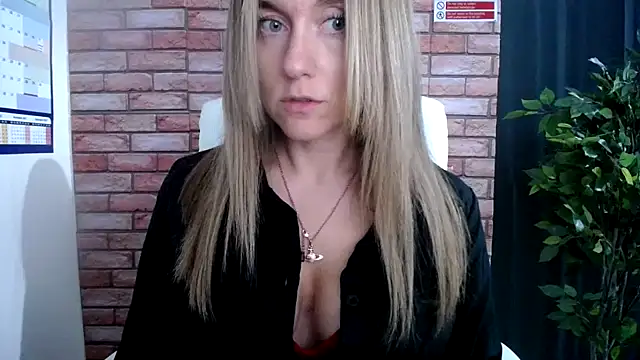 Snapshot of HarleyRebz chatting on October 1, 2025, 6:52 am HarleyRebz online show from October 1, 2025, 6:52 am