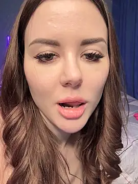 Snapshot of Alina_Vibe_Me chatting on February 19, 2025, 2:44 am Alina Vibe Me online show from February 19, 2025, 2:44 am