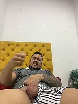 Snapshot of christian_colombian1 chatting on December 8, 2024, 4:46 am christian colombian1 online show from December 8, 2024, 4:46 am