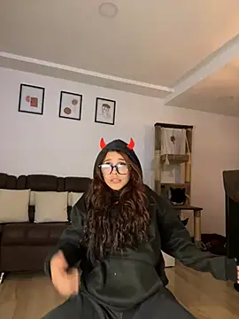 Snapshot of crystal_bunny7 chatting on February 10, 2025, 2:19 am crystal bunny7 online show from February 10, 2025, 2:19 am