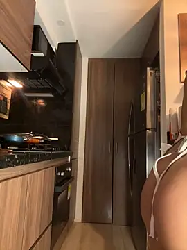 Snapshot of crystal_bunny7 chatting on February 10, 2025, 5:25 am crystal bunny7 online show from February 10, 2025, 5:25 am