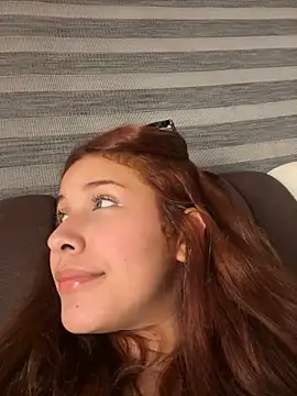 Snapshot of crystal_bunny7 chatting on February 22, 2025, 6:39 am crystal bunny7 online show from February 22, 2025, 6:39 am