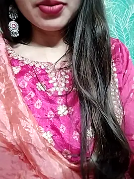 Snapshot of Noor_Darliing chatting on February 14, 2025, 6:19 pm Noor Darliing online show from February 14, 2025, 6:19 pm