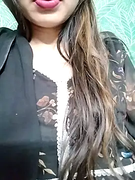 Snapshot of Noor_Darliing chatting on February 19, 2025, 9:47 pm Noor Darliing online show from February 19, 2025, 9:47 pm