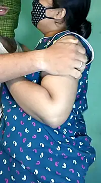 Snapshot of hotty_Sexy-couple chatting on December 18, 2024, 11:56 am hotty Sexy-couple online show from December 18, 2024, 11:56 am