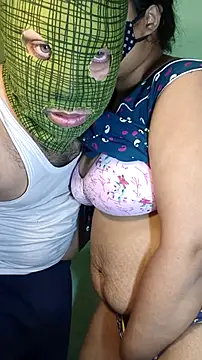 Snapshot of hotty_Sexy-couple chatting on January 18, 2025, 7:07 am hotty Sexy-couple online show from January 18, 2025, 7:07 am