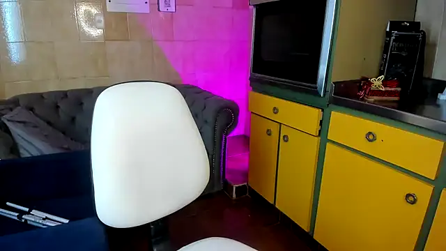 Snapshot of Leticia_goddes chatting on December 13, 2024, 10:55 pm Leticia goddes online show from December 13, 2024, 10:55 pm