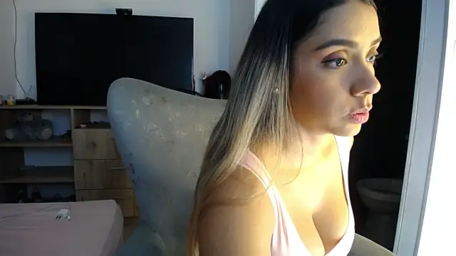 Snapshot of natalie_fox23 chatting on January 22, 2025, 4:55 pm natalie fox23 online show from January 22, 2025, 4:55 pm