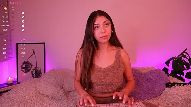 Snapshot of annie24_evans chatting on January 12, 2025, 4:52 am annie24 evans online show from January 12, 2025, 4:52 am