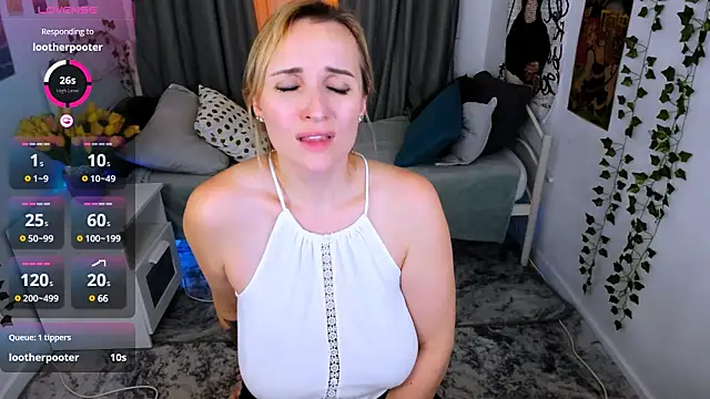 Snapshot of Karinella_x chatting on March 22, 2025, 3:20 am Karinella x online show from March 22, 2025, 3:20 am