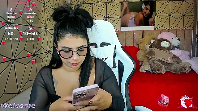 Snapshot of vane_lopez_ chatting on September 23, 2025, 6:00 pm vane lopez online show from September 23, 2025, 6:00 pm