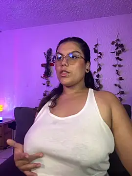 Snapshot of kittylu__ chatting on October 3, 2025, 2:30 am kittylu online show from October 3, 2025, 2:30 am