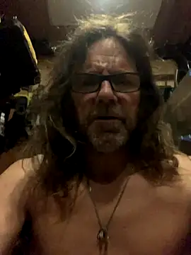 Snapshot of Likewise chatting on October 6, 2025, 3:42 pm Likewise online show from October 6, 2025, 3:42 pm