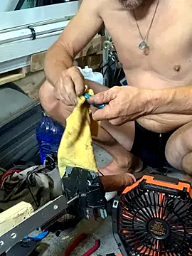 Snapshot of Likewise chatting on October 25, 2025, 11:10 pm Likewise online show from October 25, 2025, 11:10 pm