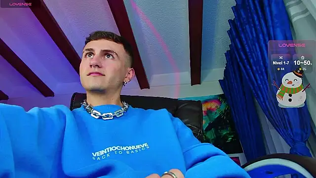 Snapshot of dimitri-bilak chatting on December 6, 2024, 1:29 am dimitri-bilak online show from December 6, 2024, 1:29 am