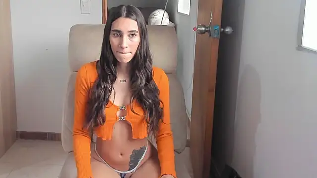 ZoeStewart online show from March 4, 2025, 8:38 pm