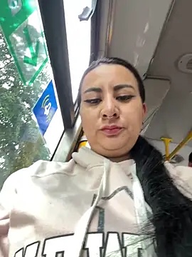 Snapshot of Abril_Luv chatting on March 19, 2025, 12:12 pm Abril Luv online show from March 19, 2025, 12:12 pm