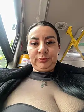 Snapshot of Abril_Luv chatting on March 21, 2025, 12:06 pm Abril Luv online show from March 21, 2025, 12:06 pm