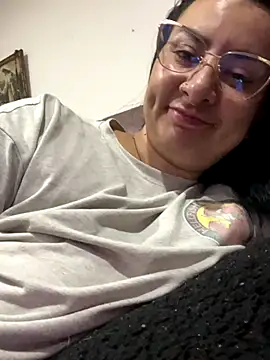 Snapshot of Abril_Luv chatting on September 11, 2025, 2:00 am Abril Luv online show from September 11, 2025, 2:00 am
