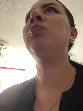 Snapshot of Abril_Luv chatting on September 16, 2025, 1:01 pm Abril Luv online show from September 16, 2025, 1:01 pm