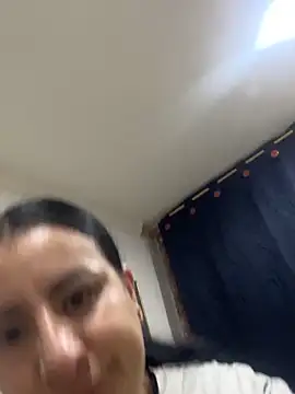 Snapshot of Abril_Luv chatting on September 23, 2025, 1:08 am Abril Luv online show from September 23, 2025, 1:08 am