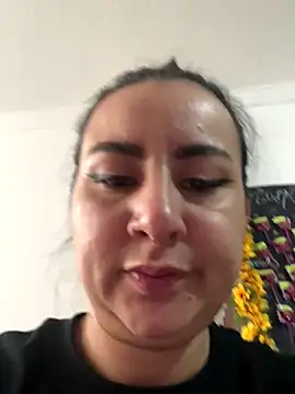 Snapshot of Abril_Luv chatting on September 27, 2025, 12:21 pm Abril Luv online show from September 27, 2025, 12:21 pm