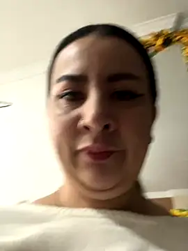 Snapshot of Abril_Luv chatting on September 30, 2025, 1:05 pm Abril Luv online show from September 30, 2025, 1:05 pm